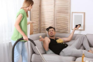 和老婆吵架了打她了怎么办？