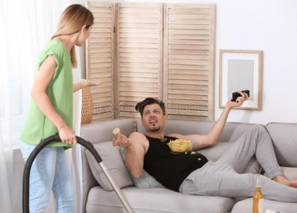 和老婆吵架了打她了怎么办？